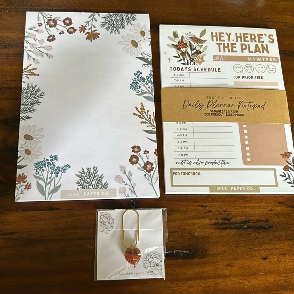 Daily planner notepad plus charm pin and notepad flower print Jess paper Co NwT